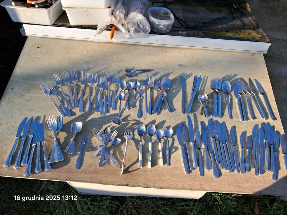 Sztućce używane niekompletne