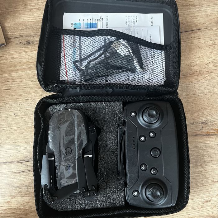 Дрон е99 з камерою