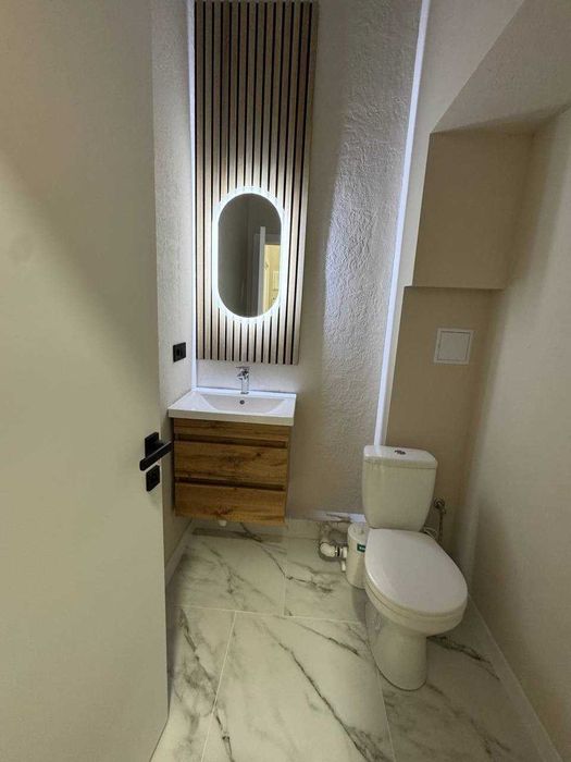 Продам срочно 1комн квартиру шоурум. Цоколь на Французском б-ре.