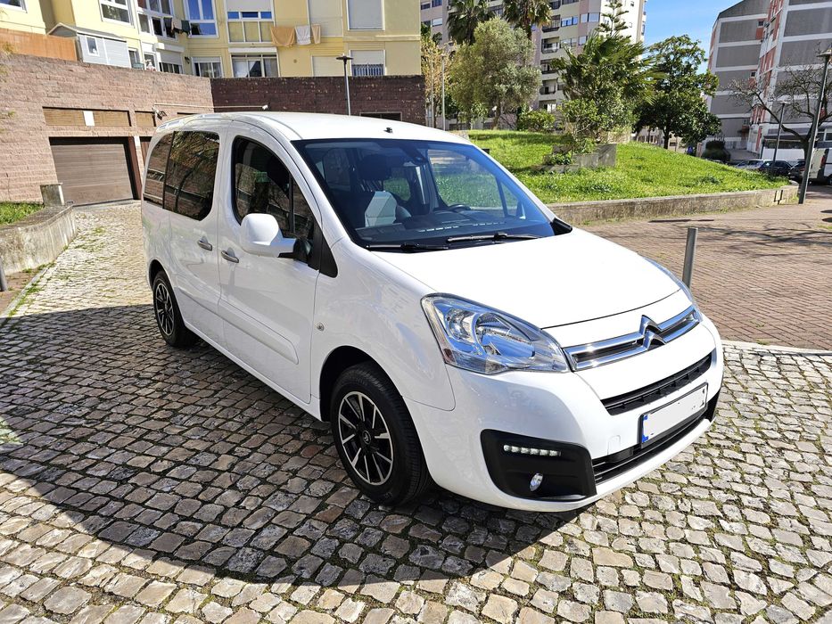 Berlingo 1.6 HDI Com Rampa Para Cadeira Rodas / Mobilidade Reduzida