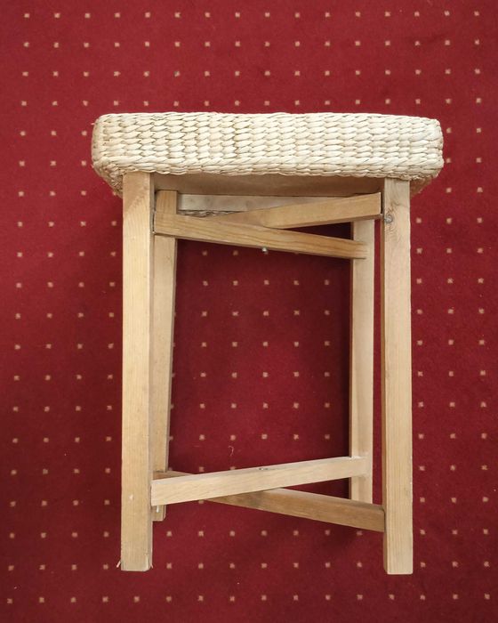 Taboret w stylu kolonialnym