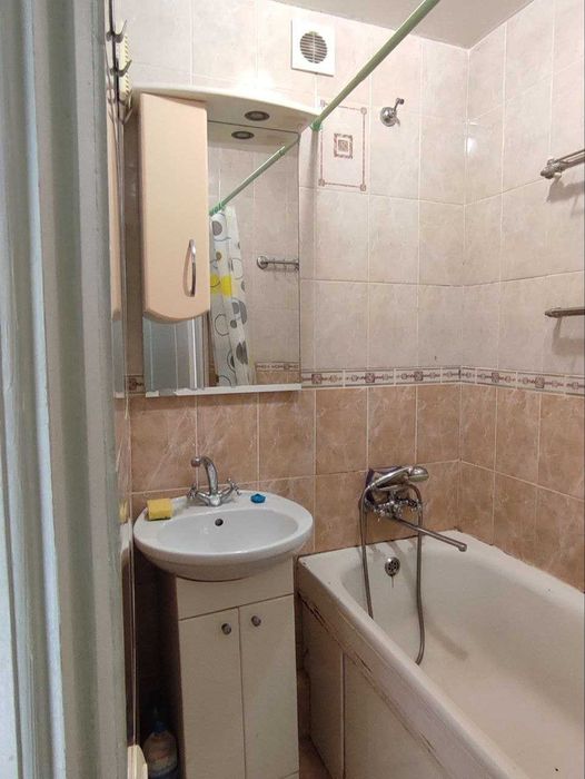 Сдам на длительный   срок  2-х ком. кв. ЦЕНТР .