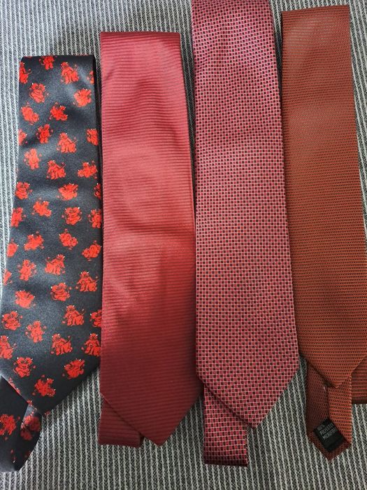 Gravatas em bom estado