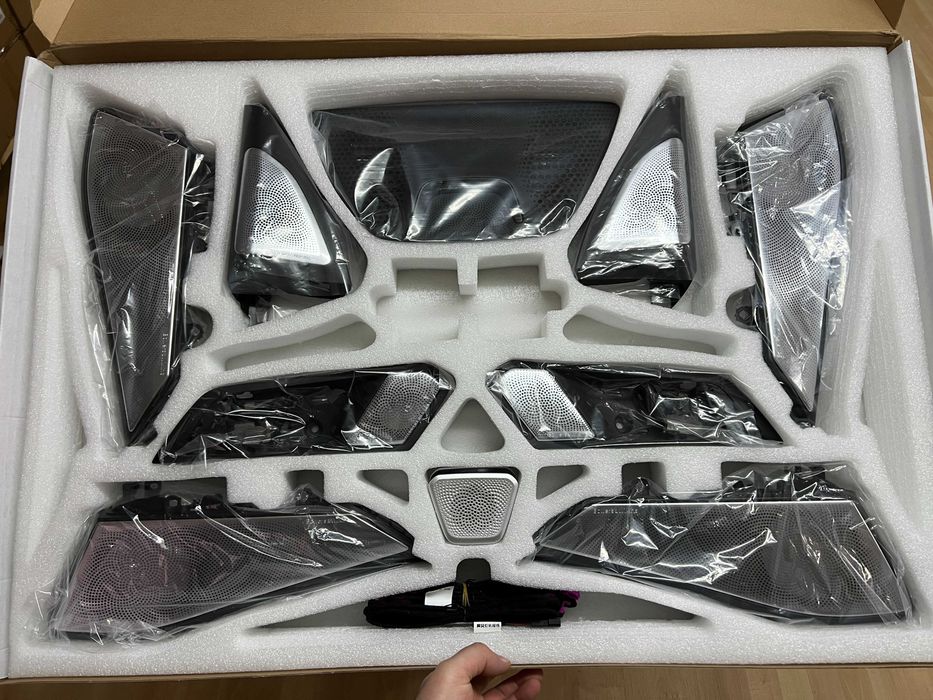 Сетки Bowers Wilkins на BMW X5 X7 G05 G07 бавер вилкинс подсветка