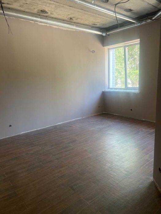 Продам комерційне приміщення на 12 кварталі