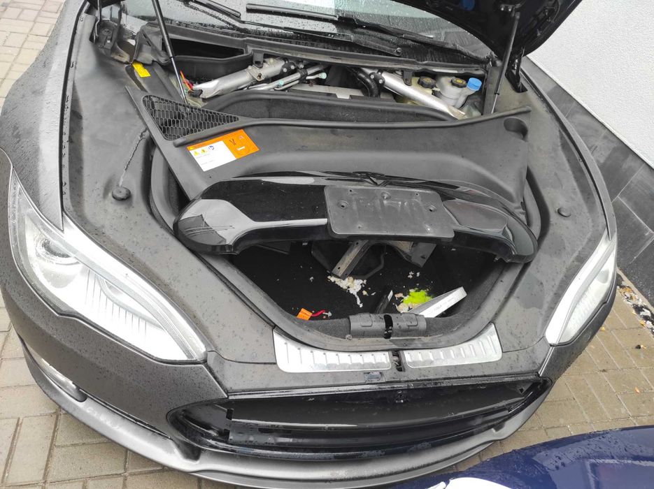 Розборка Tesla Model S 2012-2016рік з/ч в наявності, оригінал, б/у