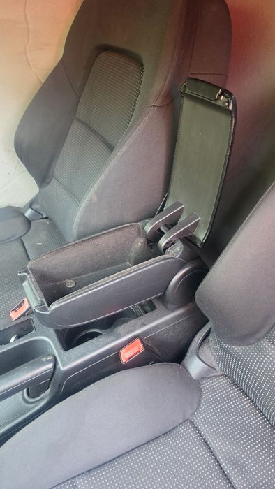 Podłokietnik Audi A3 8P 2004r
