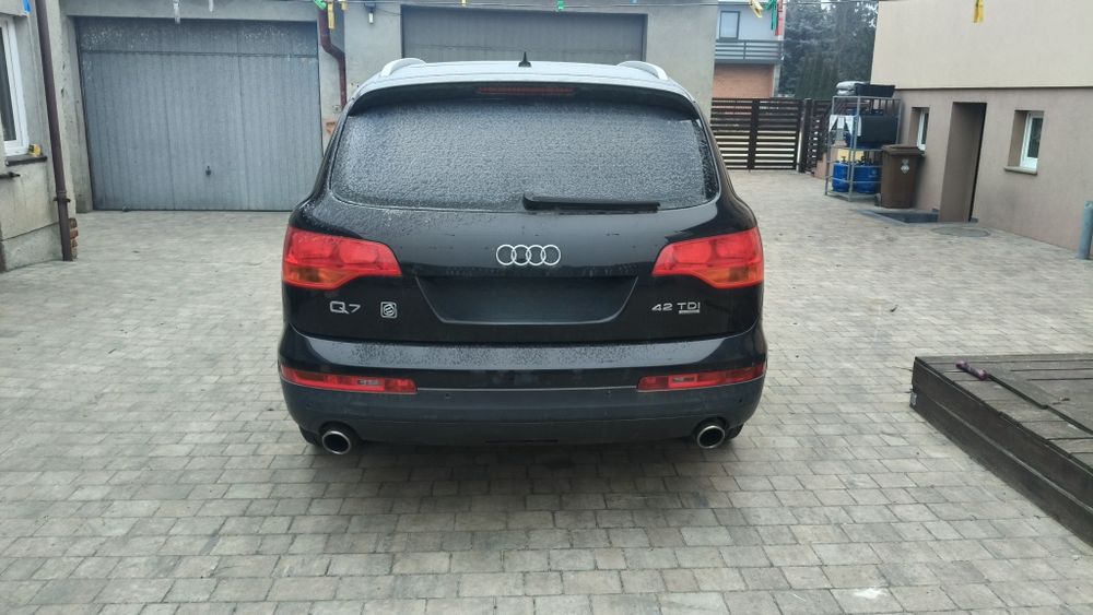 Audi Q7 bogate wyposażenie panorama hak 7 miejsc!