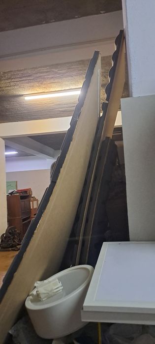 Vários painéis de isolamento acustico  com contraplacado