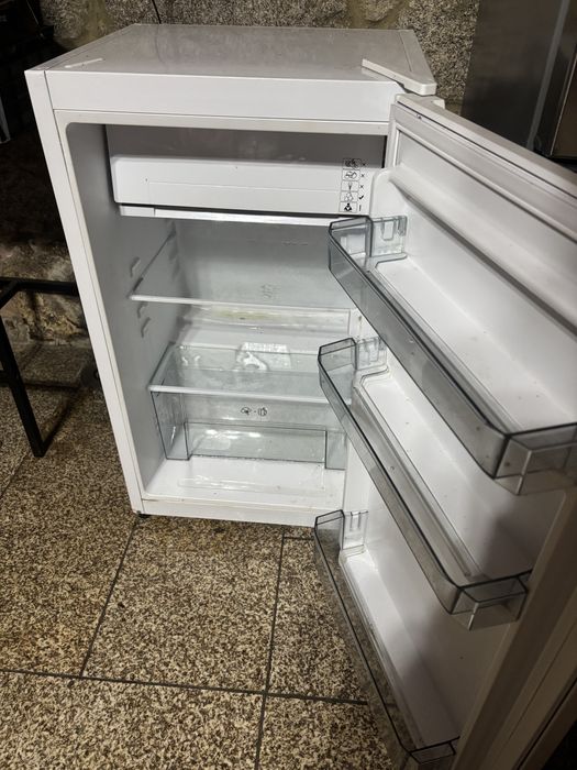 Frigorifico pequeno