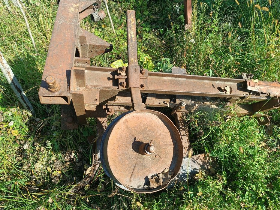 Плуг 2-корпусний до трактора