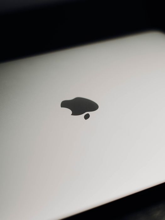 MacBook Pro 15'' Touch Bar 512GB423054413797140484