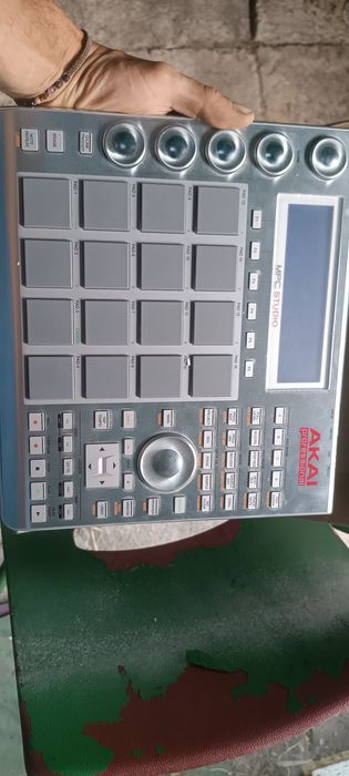 AKAI MPC STUDIO automat perkusyjny