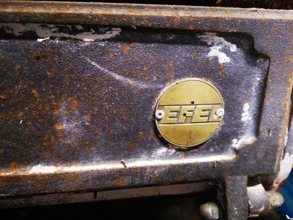 Żeliwny kominek fracuski na olej EFEL harmony 1