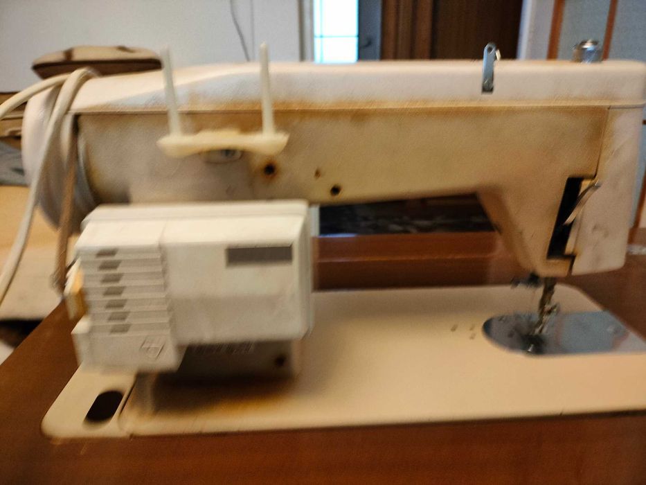 Maszyna do szycia Predom Łucznik 466