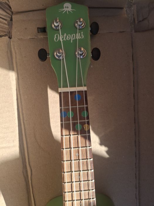 Акулеле Octopus деревяна