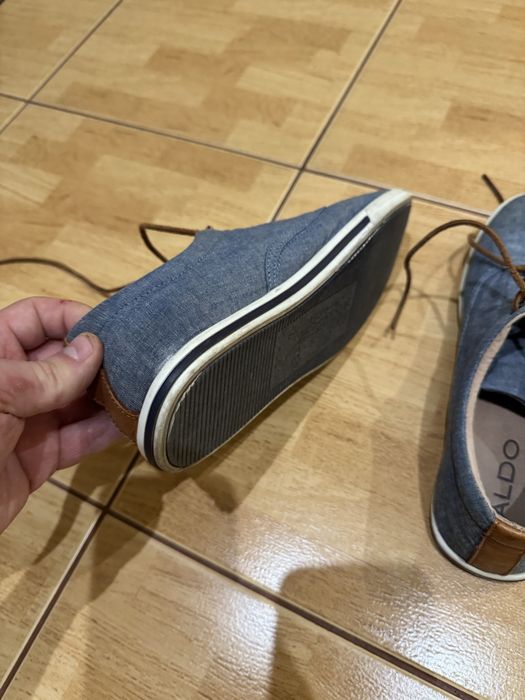 Продам джинсові кеди aldo
