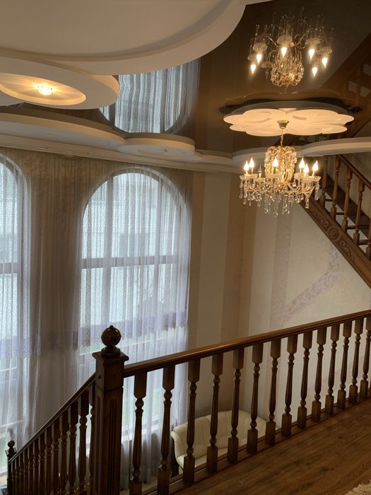 Продається будинок з неймовірним краєвидом, з комерцією,можливий обмін