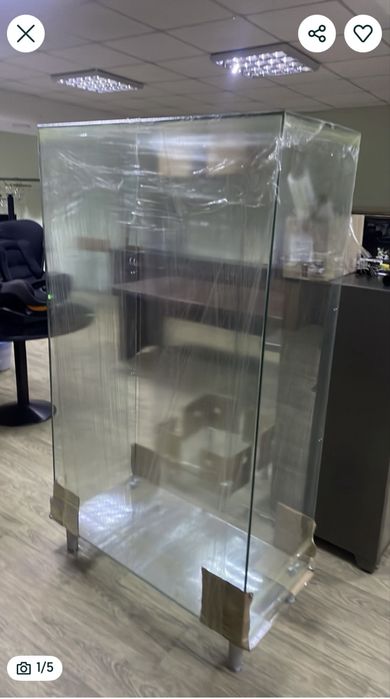 Стеклянная витрина