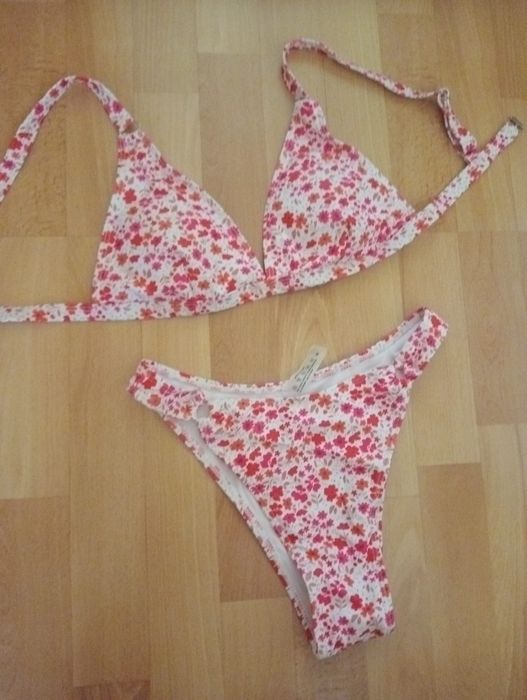 Biały strój kąpielowy bikini w kwiaty  M