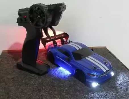 Carro com controle remoto, corrida 4x4 !