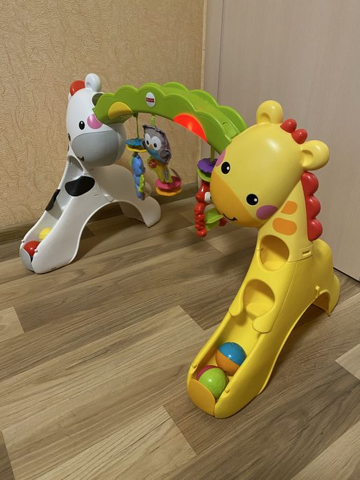 Музыкальный игровой центр Fisher-Price Растем вместе