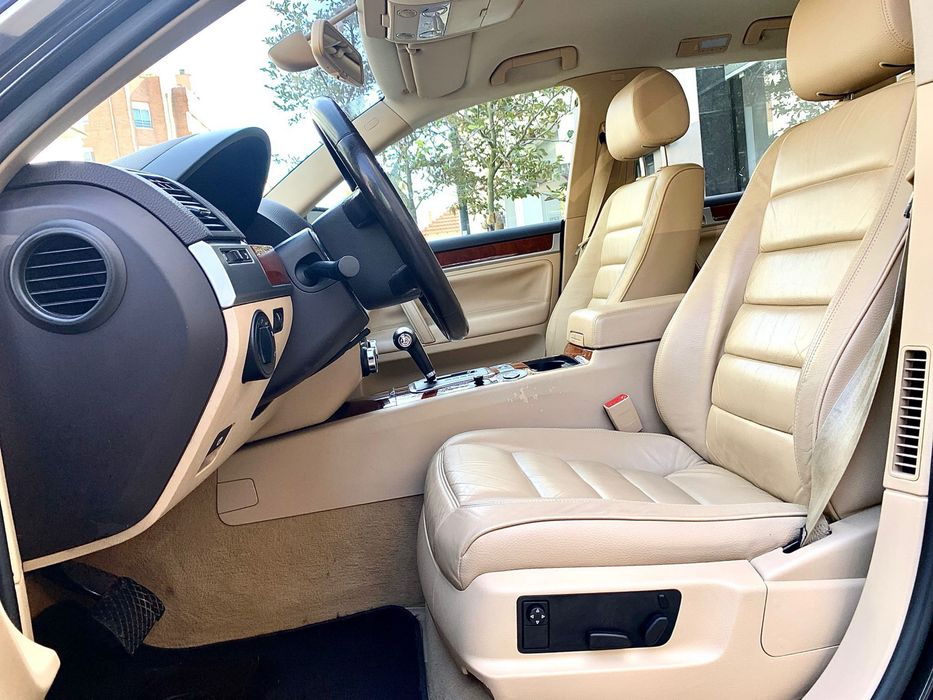 VW TOUAREG V6 - 233.000km reais
