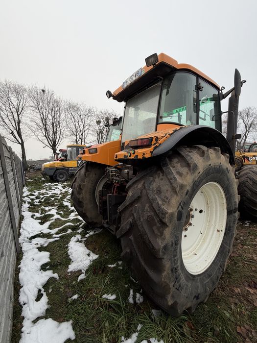 Renault Ares 826 uszkodzony