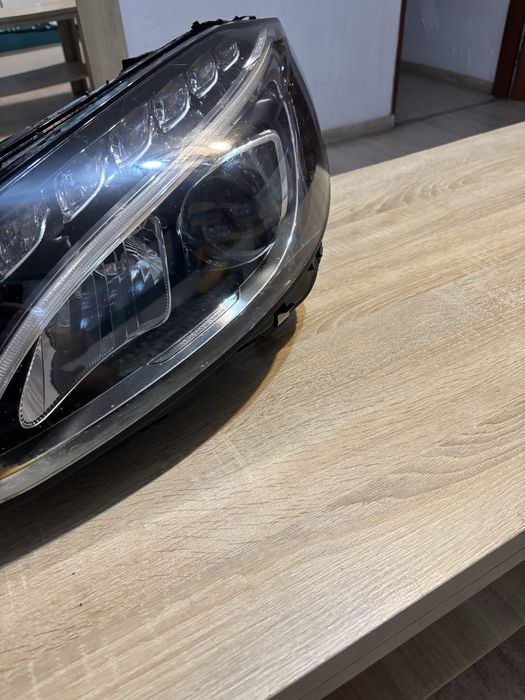 Lampa mercedes led