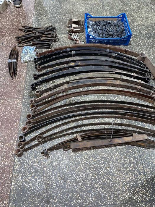 Ресори, листи ресорні, стремянки, втулки ресорні, Москвич