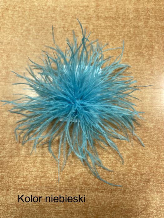 Broszka z marabuta kolor niebieski