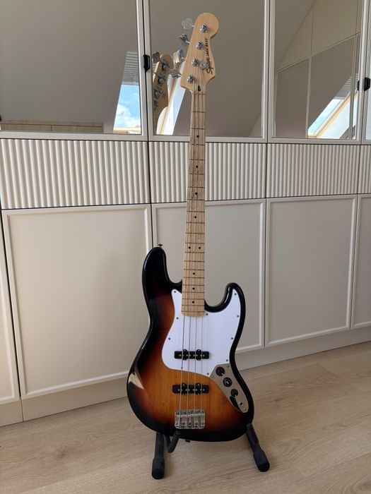 Squier Jazz Bass - gitara basowa