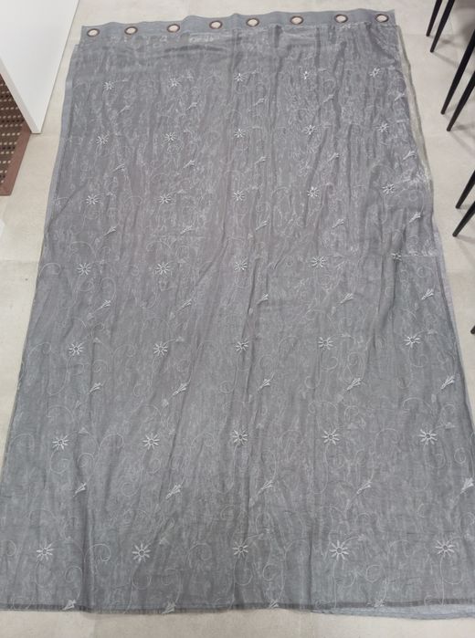 Cortinas cinzentas