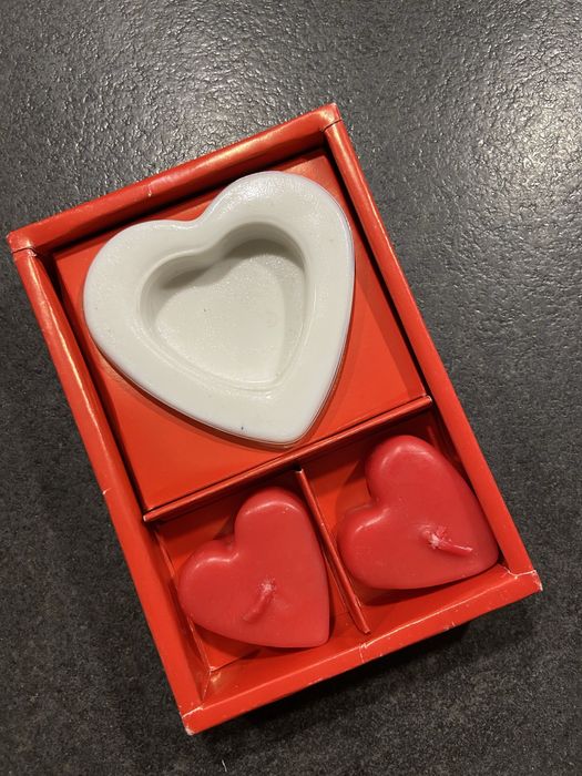 Zestaw  2 świeczki z podstawką