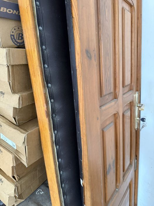 Продам двері вхідні натуральна сосна