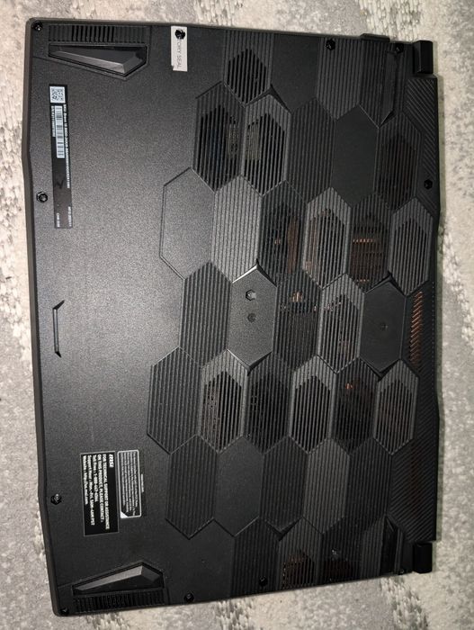 Ноутбук MSI Bravo-15