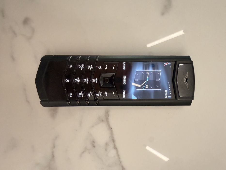 Телефон Vertu Signature Black