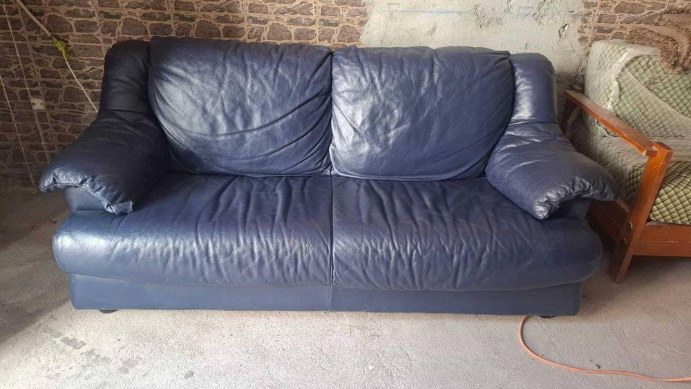 Sofa em pele azul da Divani&Divani