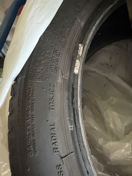 Sprzedam komplet opon bridgestone 225/45/17