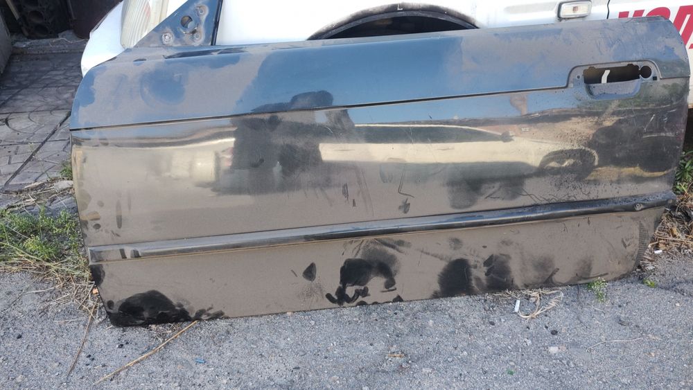 Продам дверь  BMW e36 coupe