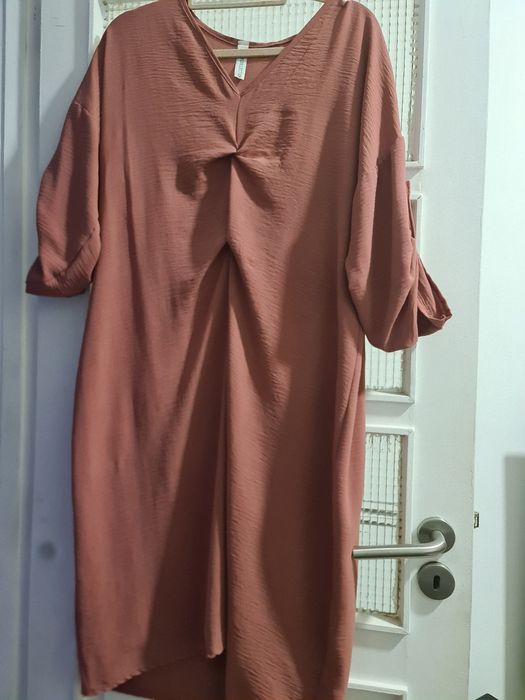 Vestido entrelaçado a frente