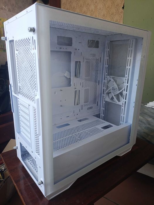 Корпус Cougar UNIFACE White