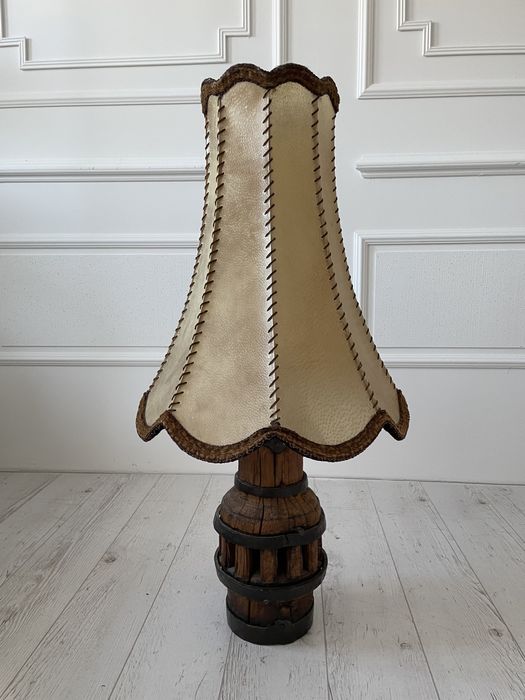 Lampa stojaca recznie robiona drewniana