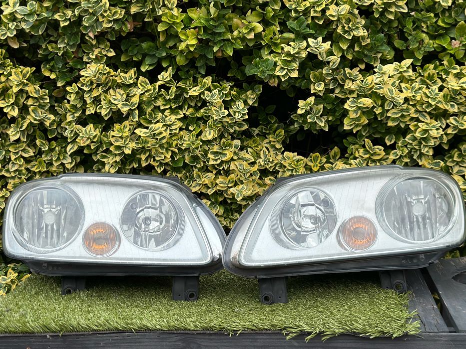 Комплект фар Volkswagen Touran (ліва + права)