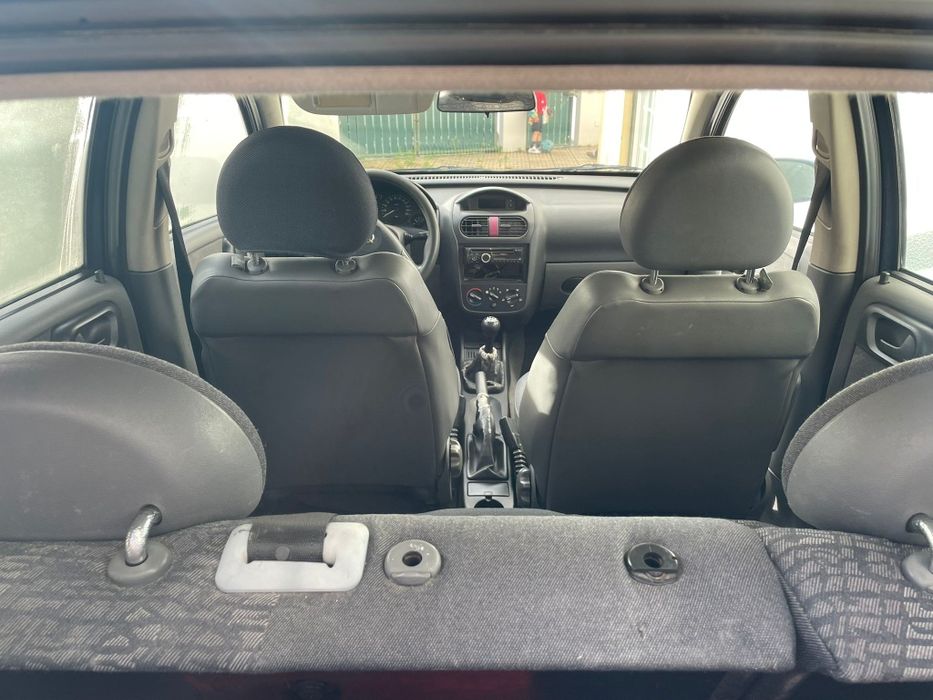 Opel corsa 1.2 ano 2001