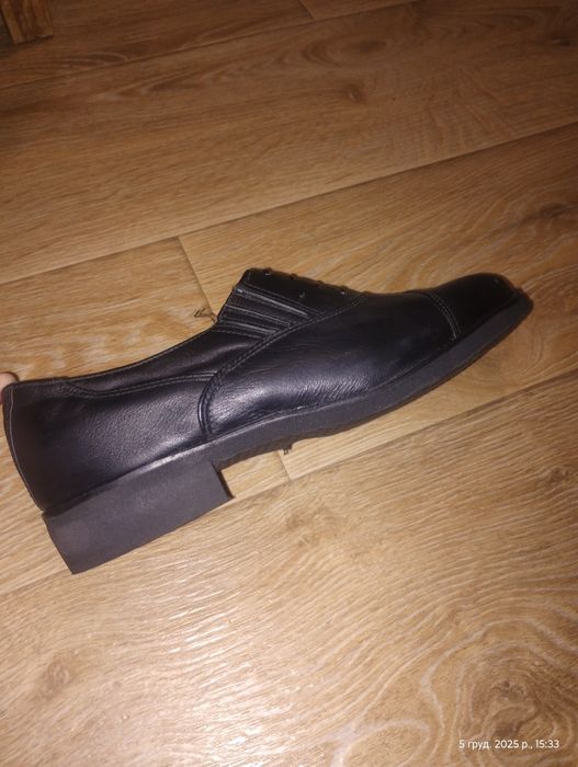 Туфлі чоловічі кожані