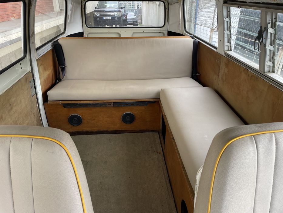 VW 23 Kombi T2 8 lugares - Pão de forma