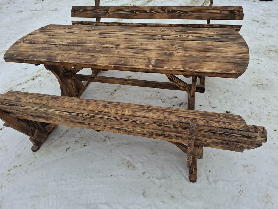 Stół z ławkami do ogrodu