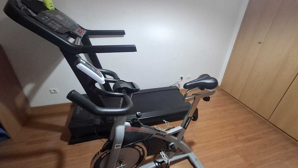 Bicicleta de Spinning BH Fitness SB1