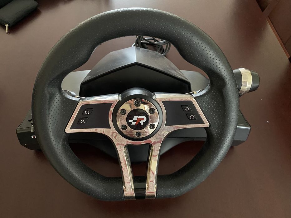Volante com pedaleira